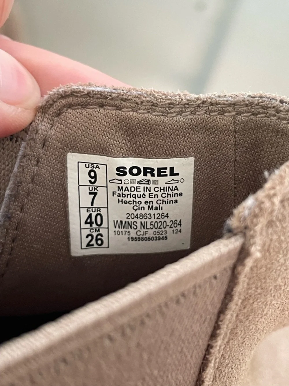 Sorel Women's Evie II Chelsea Suede Ankle Boots Size 9 Caribou Buff & Gum Tan